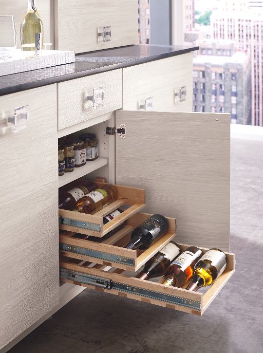 DiamondsBaseCabinetwithCanandWineBottlePullouts